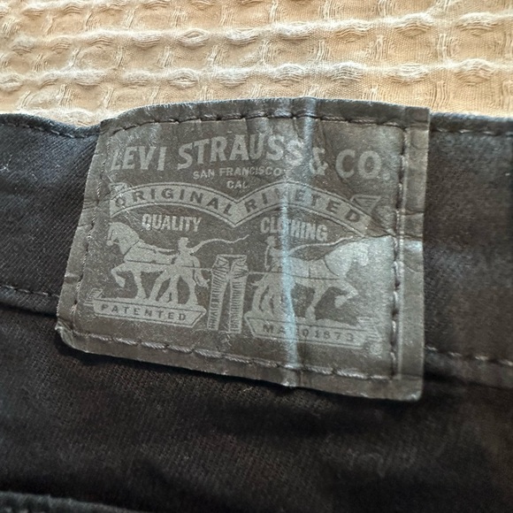 Levi’s 721 high rise skinny jeans - size 28 - black - Picture 4 of 4